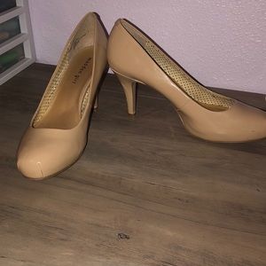 Tan heels